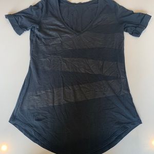 Lululemon tshirt size 4